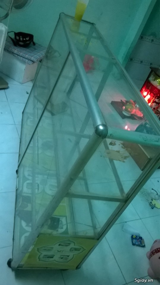 Thanh lý tủ kiếng bán bánh trung thu