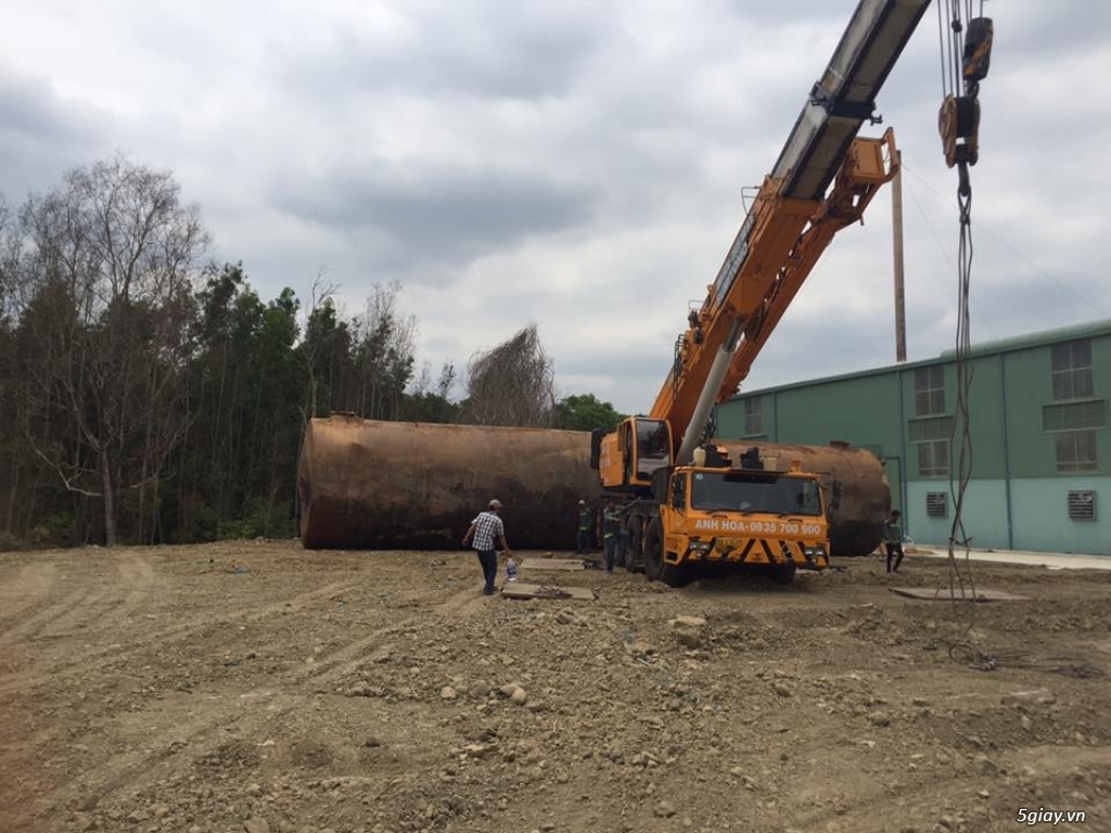 Công ty vận tải HOÀNG LONG chuyên chở xe cuốc, xe lu, xe bang, xe ủi, xúc lật, máy cẩu, cont quá khổ