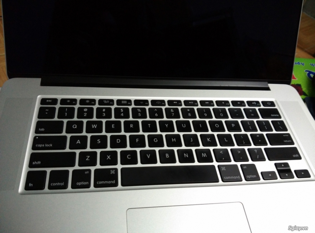 Cần bán Macbook MGXA2 Mid 2014