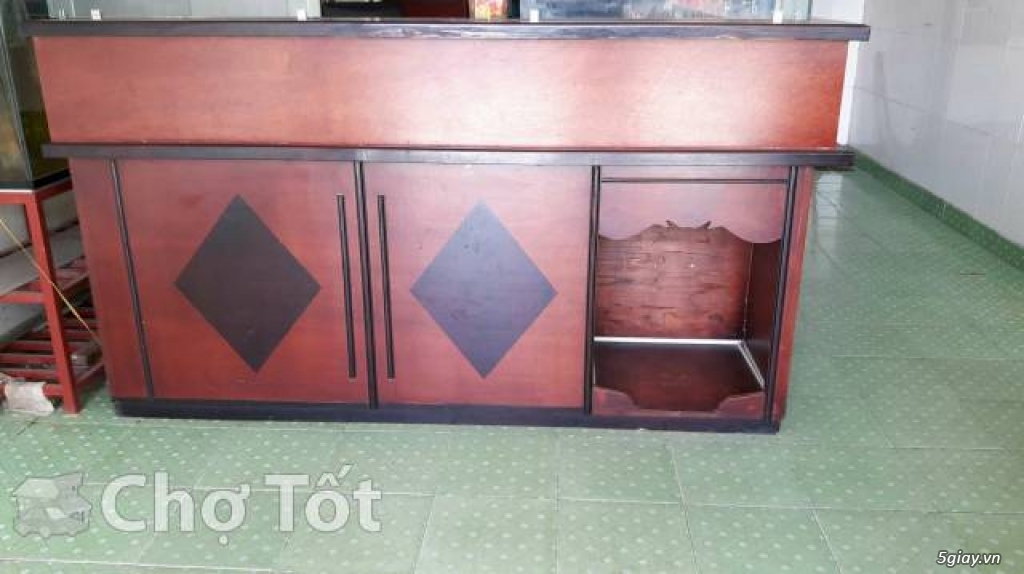 Bàn quầy phòng vé máy bay