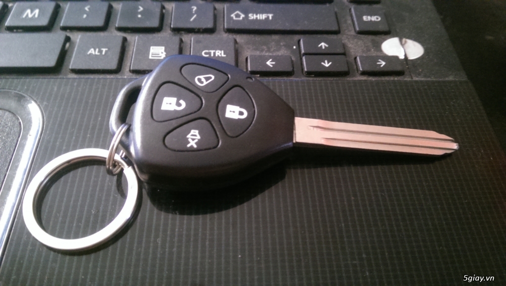 Làm các loại chìa khóa xe ô tô remote ô tô các loại giá rẻ - 1
