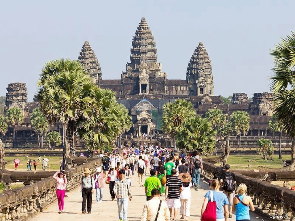 Tour Campuchia - khám phá Angkor huyền bí
