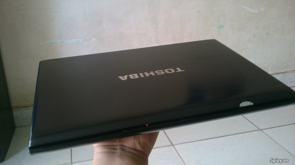Q9 TPHCM cần bán 1 em Toshiba dynabook 13.5vỏ hợp kim ngoại hình good giá 4750000đ!!! - 1