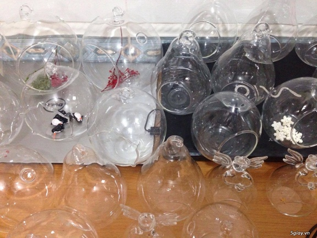 Cầu thủy tinh, Tiểu cảnh sỉ & lẻ