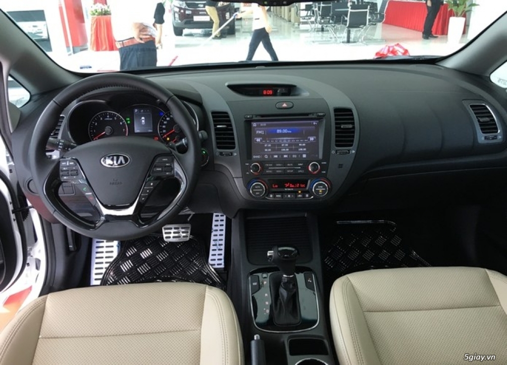 Chỉ 205 triệu đồng có thể sở hữu KIA CERATO 1.6AT - Ngân hàng hỗ trợ 80% giá trị xe - 7