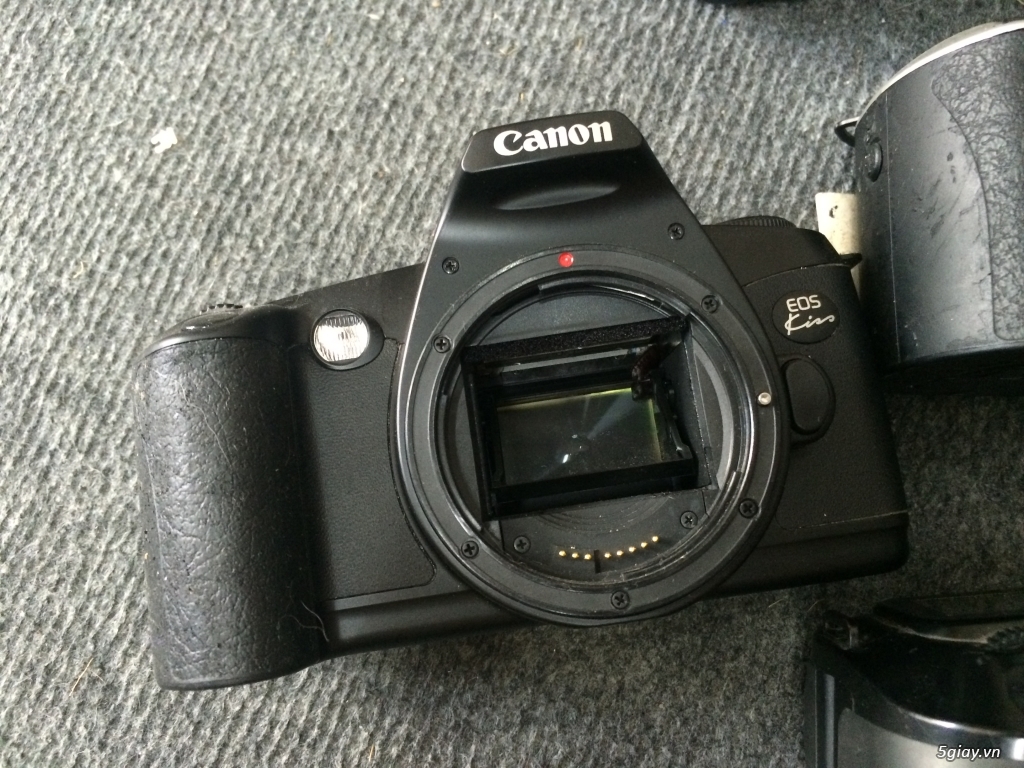 Hàng Nhật về 6 máy phim Canon - ve chai nguyên lô - 6