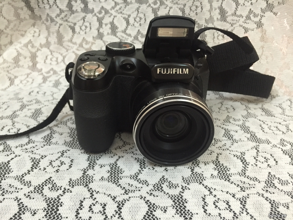 Máy ảnh Fujifilm S2980 siêu zoom 18x