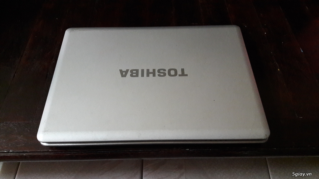 Bán con laptop Toshiba co i2 ram2G nguyên tem giá 1,9 triệu