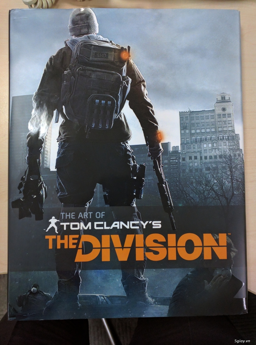Cần bán sách The Art of Tom Clancy's The Division dành cho fan và người sưu tầm