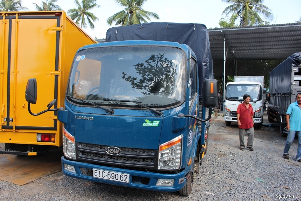 Veam Hyundai Vt252-1 tải trọng 2,4t là xe có tải trọng lớn nhất được phép lưu hành ban ngày vào TP - 1