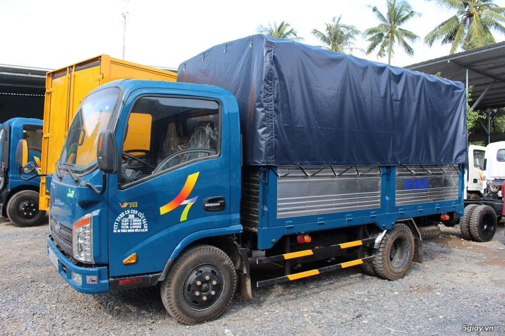 Veam Hyundai Vt252-1 tải trọng 2,4t là xe có tải trọng lớn nhất được phép lưu hành ban ngày vào TP - 4