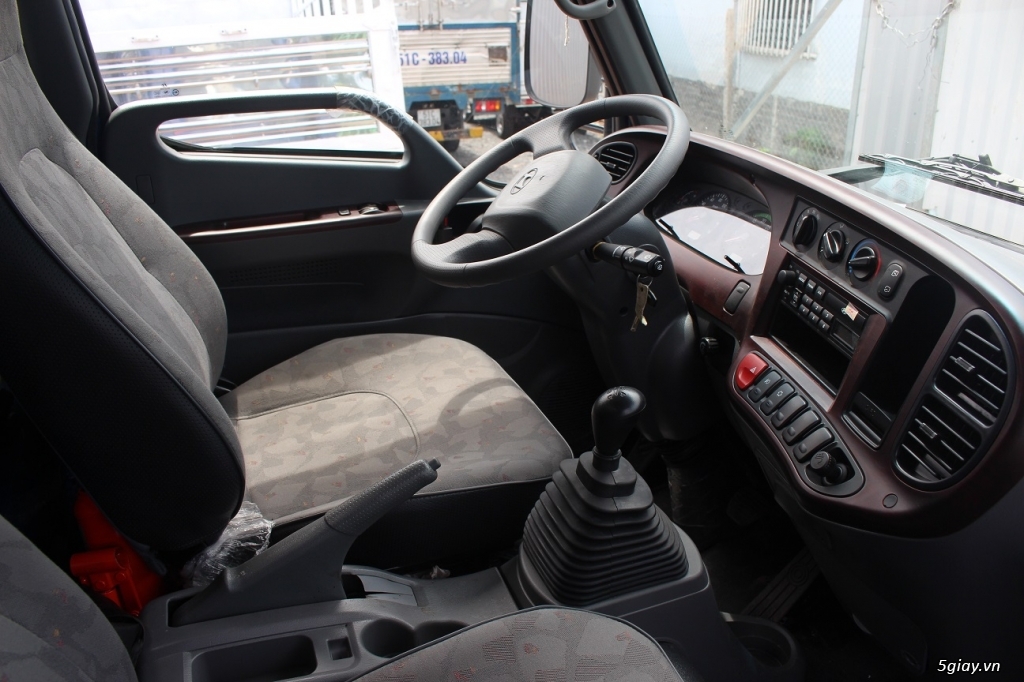 Hyundai HD700 tải trọng 7 tấn vận hành mạnh mẽ