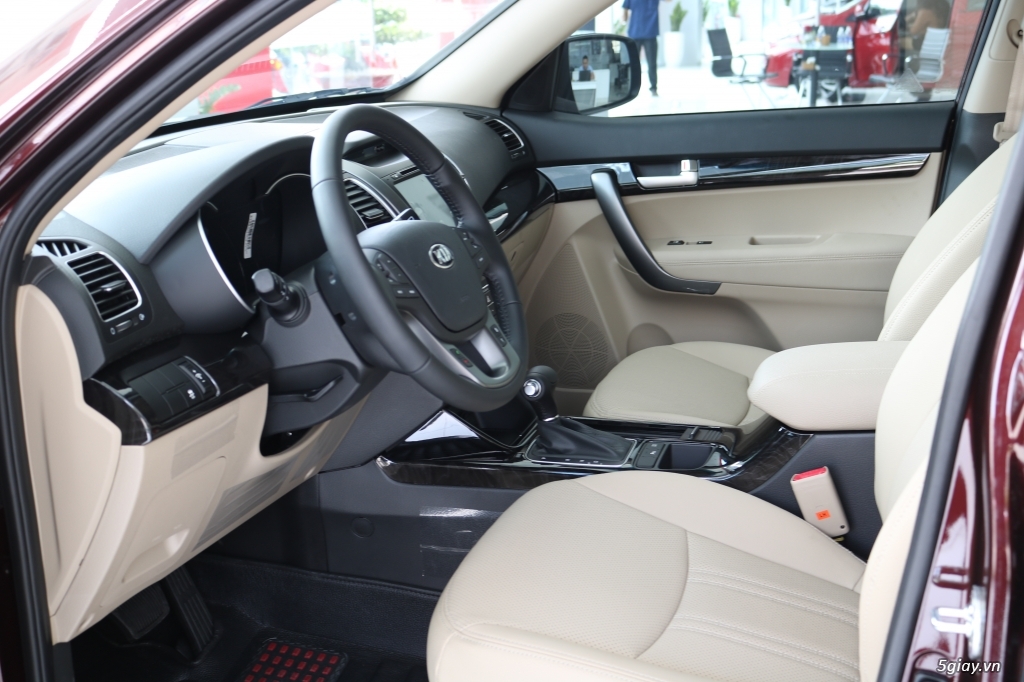 KIA SORENTO_Công nghệ mới_giá chỉ từ 878tr ,hỗ trợ trả góp 80% giao xe ngay - 2