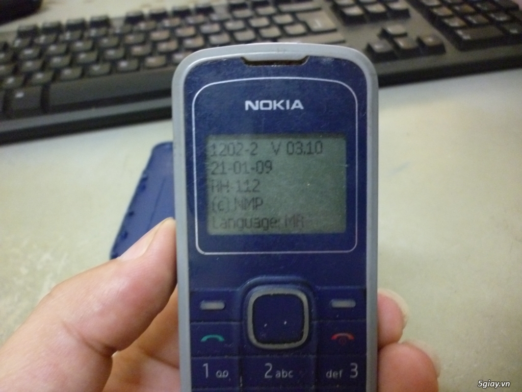 Hỏi về Nokia 1202 made 022009 mang ra tiệm reset lại thành 002003?