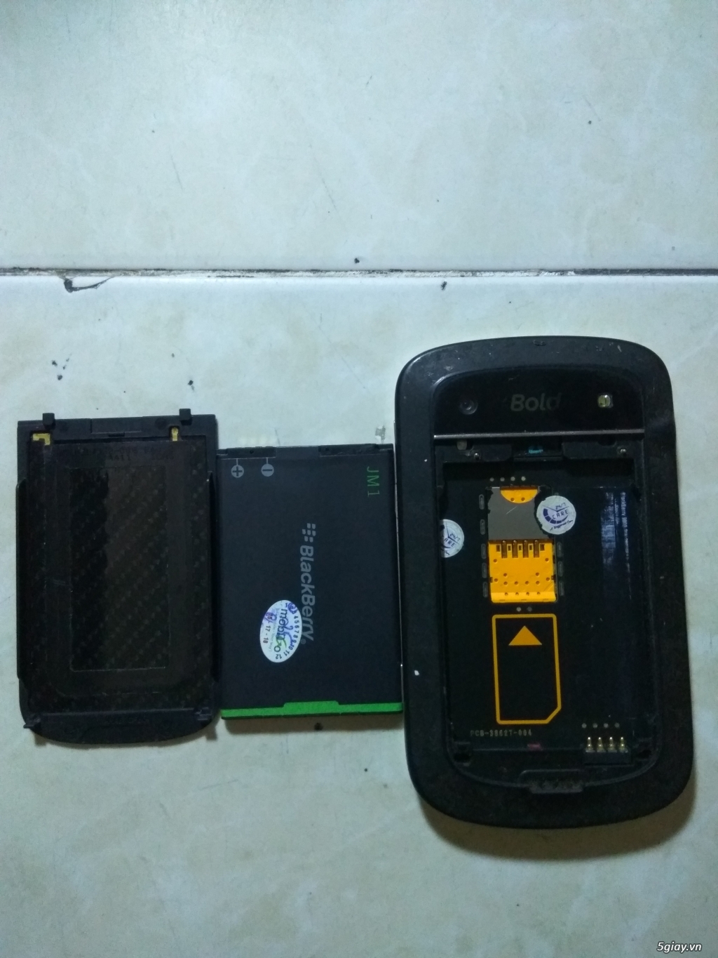 Blackberry Bold 9900 giá siêu rẻ - 1