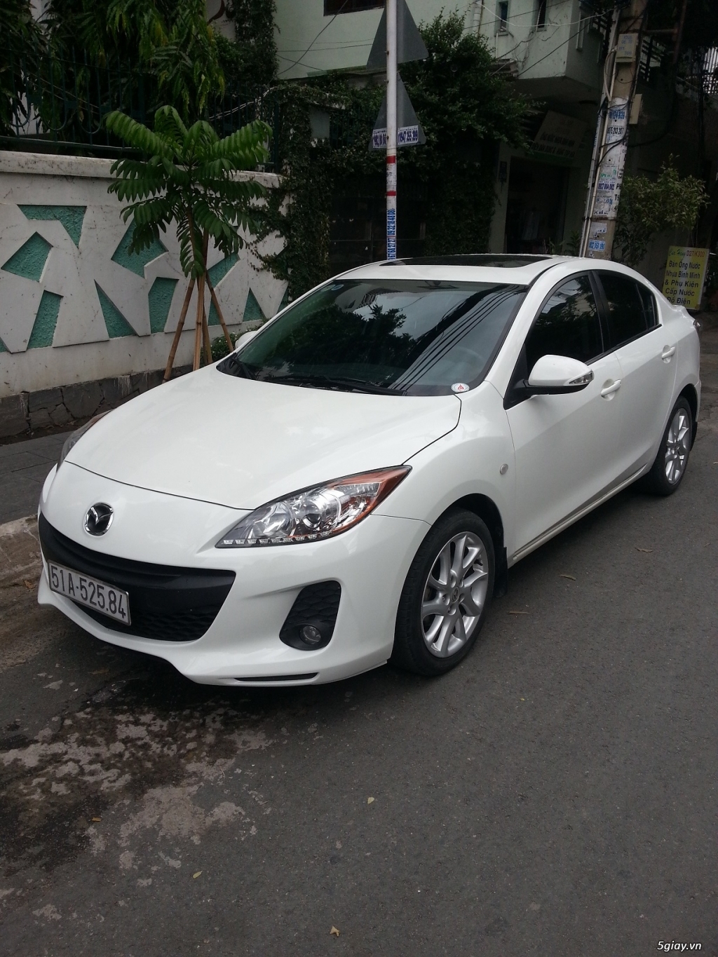 Bán Mazda 3 1.6 AT 2013 màu trắng số tự động xe còn rất đẹp - 1