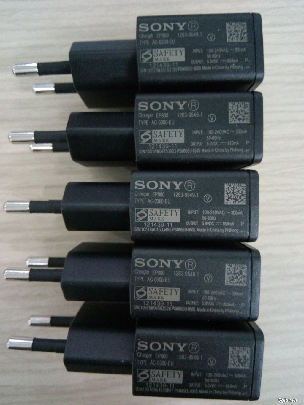 Ban 1 số phụ kiện Sony chính hãng zin theo máy - 1