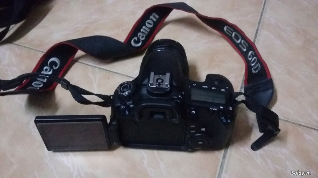 Bộ máy ảnh canon eos 60d+lens efs 18-55mm+PK