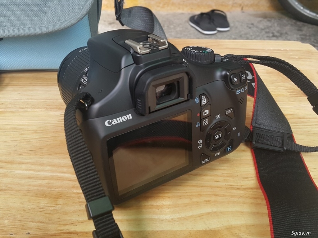 Cần bán bộ Canon Rebel T3 kèm lens Kit, phụ kiện và túi canon xịn - 2