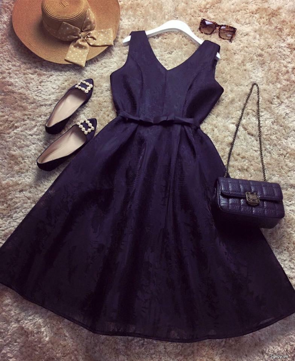 Đầm ren xốp eo đen 310k - 3