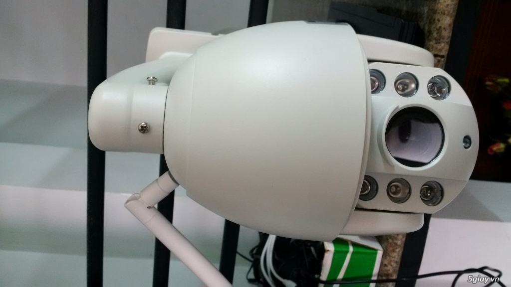 Camera speed dome ip wifi zoom quang 4x (2.8mm ~12mm) độ phân giải 1080 * 960p