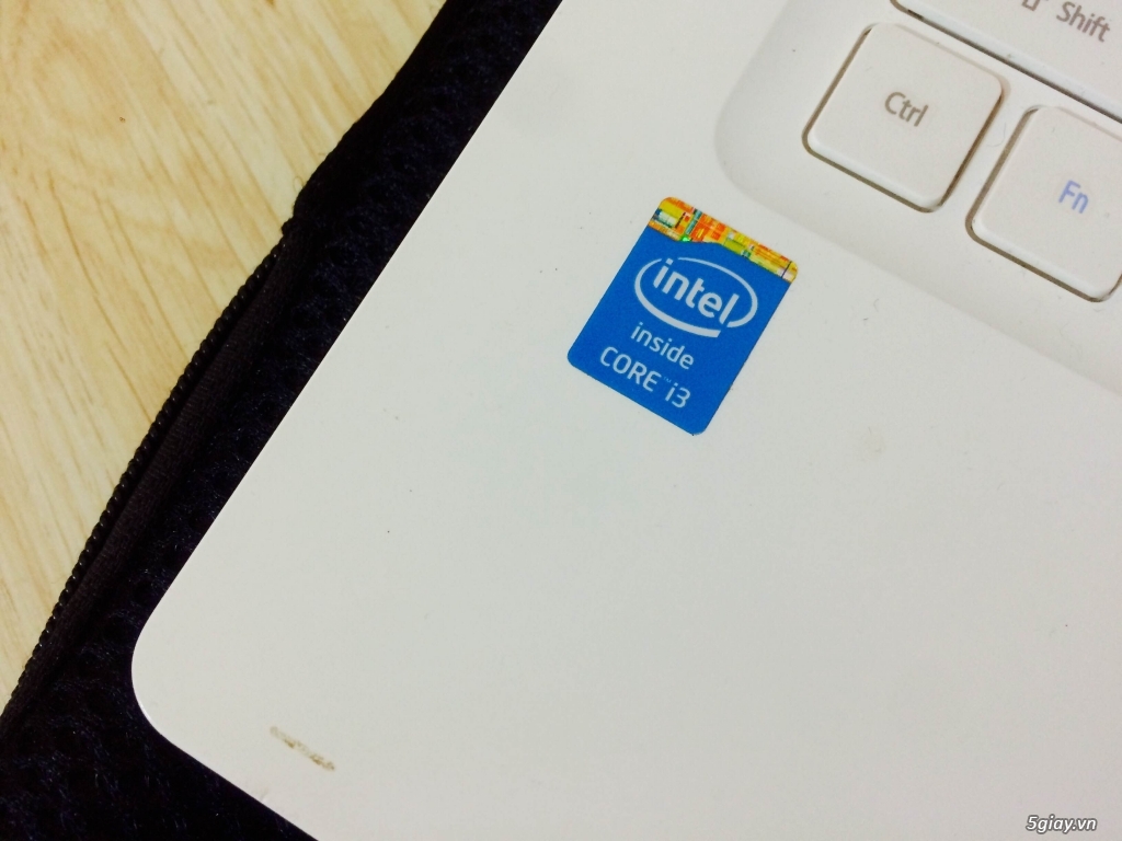 Bán lại Laptop Acer màu Trắng 13 Inch core i3 cực bền hiệu suất cao