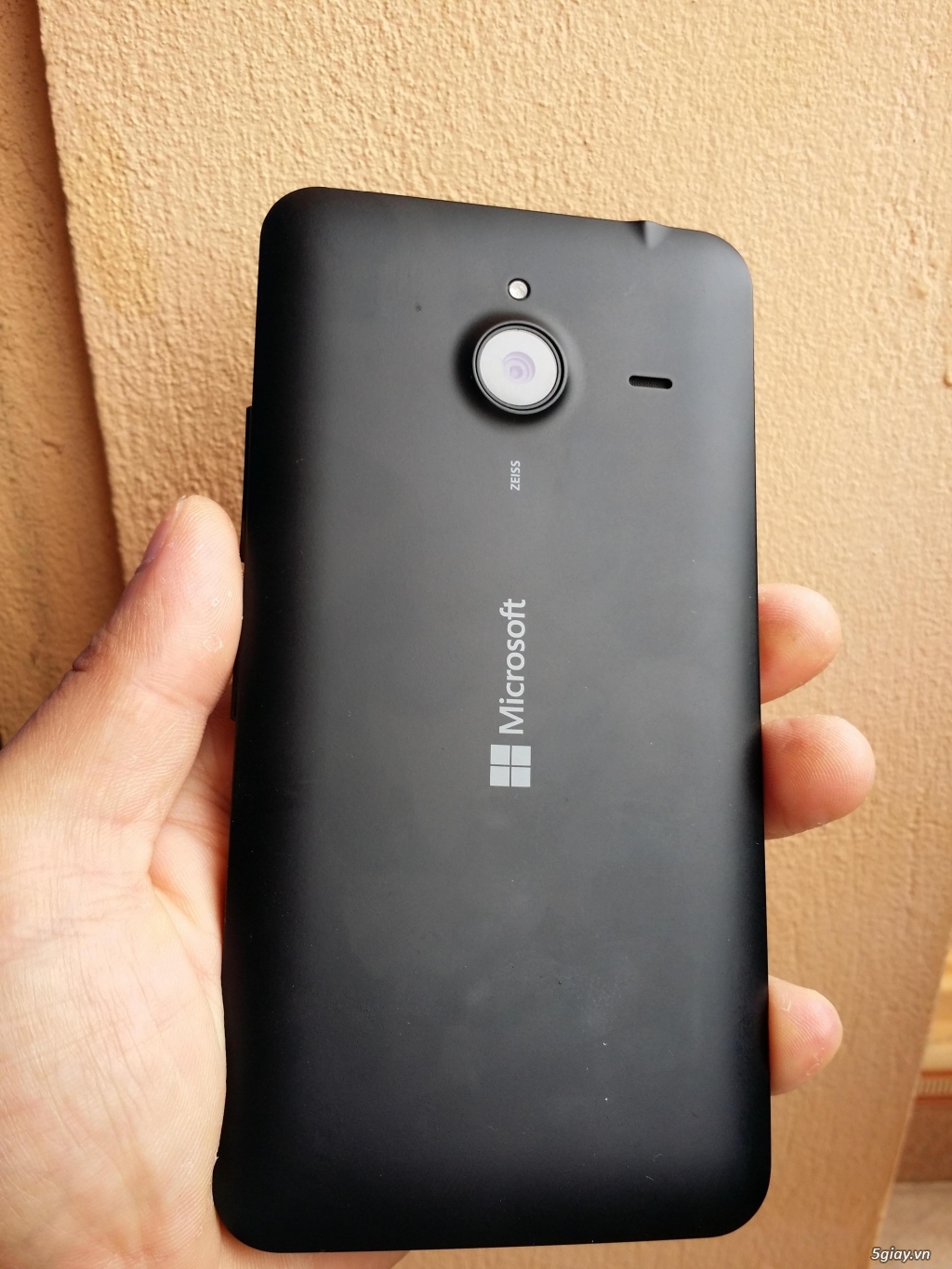 cần bán hoặc giao lưu Lumia 640XL màu đen còn mới
