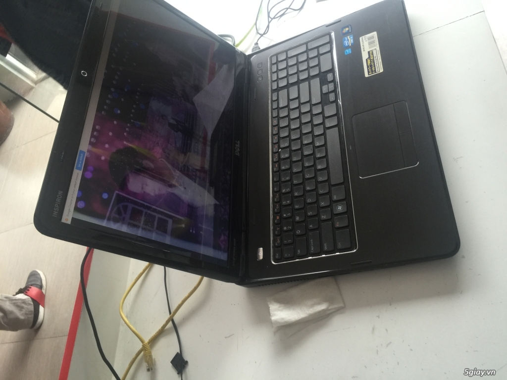 Cần bán laptop dell N7110 giá 4,2tr