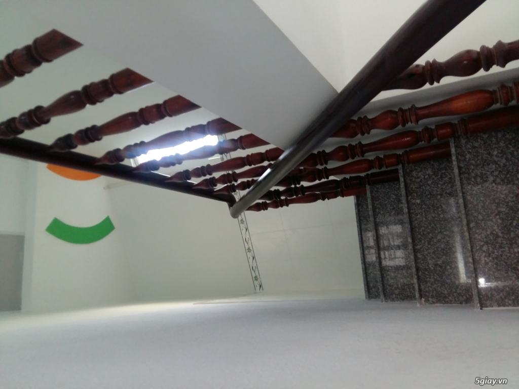 Nhà căn góc 2 mặt tiền HXH 1 lầu 2PN 2WC ban công, sau chợ Hưng Long BC - 5