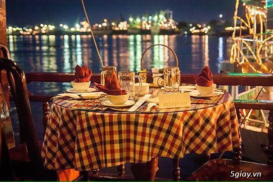 Ăn tối sang trọng và lãng mạn trên du thuyền 5 sao - 4