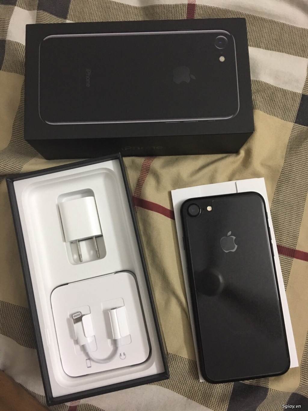 Cần bán iphone7 Jet black 256gb - 1