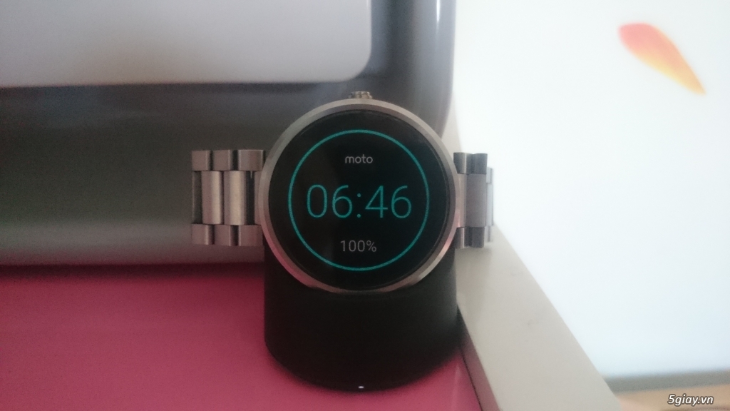 Bán đồng hồ moto 360 gen 1 dây kim loại 5giay
