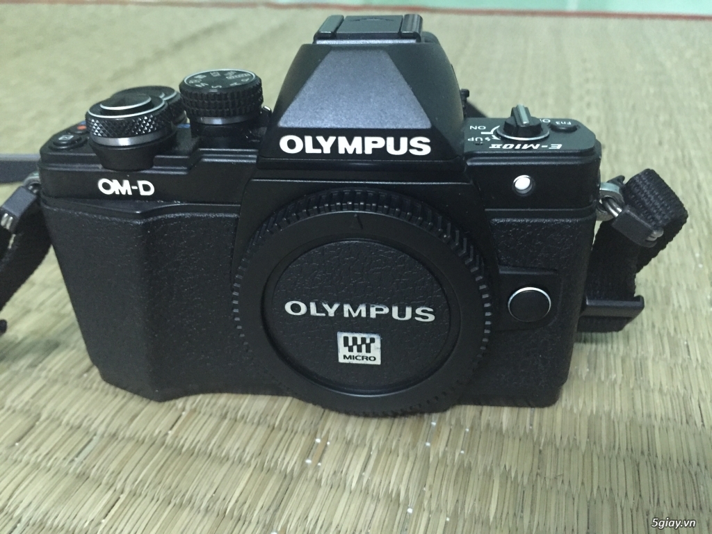 Olympus OM-D E-M10 Mark II Triple Lens Kit - Black