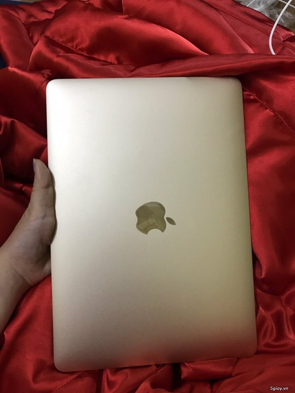 bán lại the new macbook 12' 2016 nữ sdug 2thag