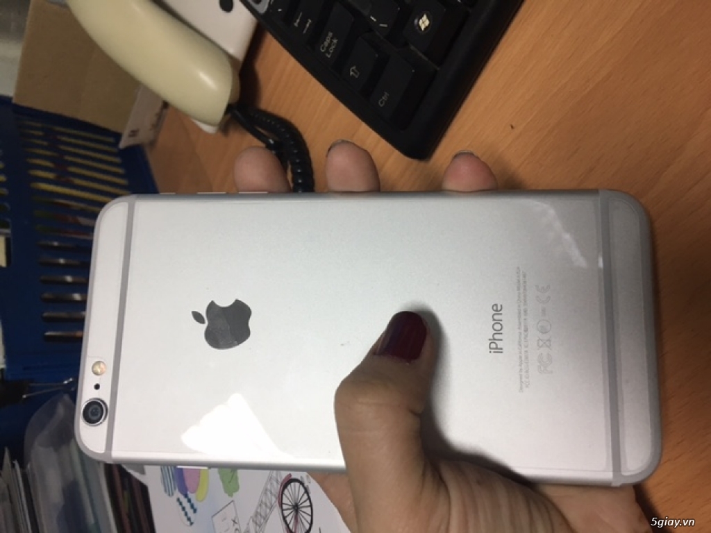 Bán em IPhone 6 Plus 16Gb silver, like new, nữ xài - 1