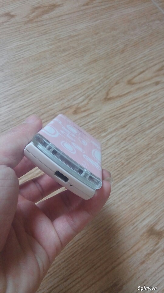 Điện thoại bật nắp