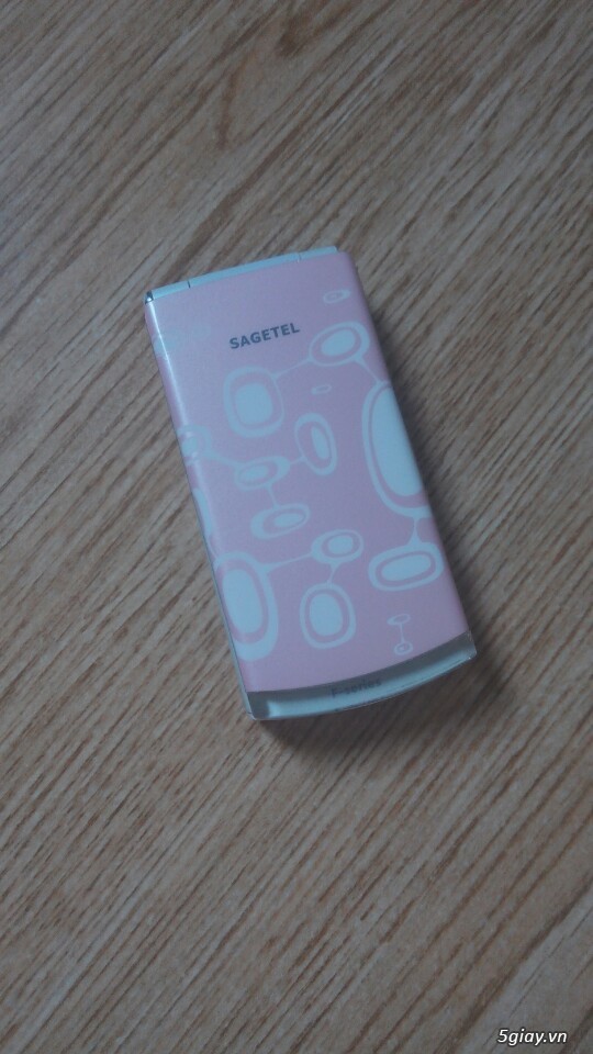 Điện thoại bật nắp - 4