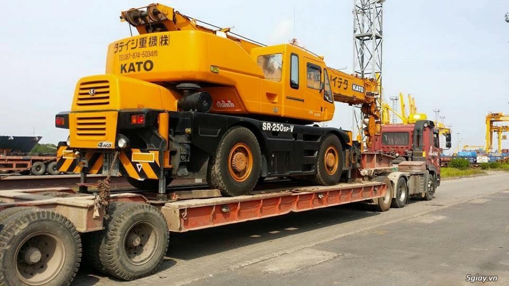 Chuyên kéo hàng quá khổ-quá tải tại các cảng Sài Gòn đi các tỉnh giá r