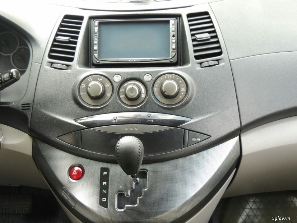 Cần bán xe Mitsubishi Grandis 2.4 AT ,date 10/2006, màu  xám - 9