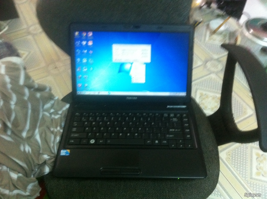 Laptop tosiba i3