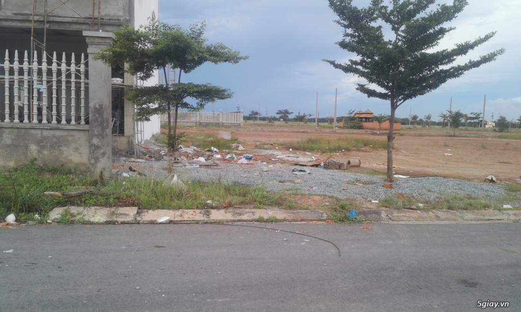 Đất thổ 100% gần ngã 3 tân đô tỉnh lộ 10 bình chánh