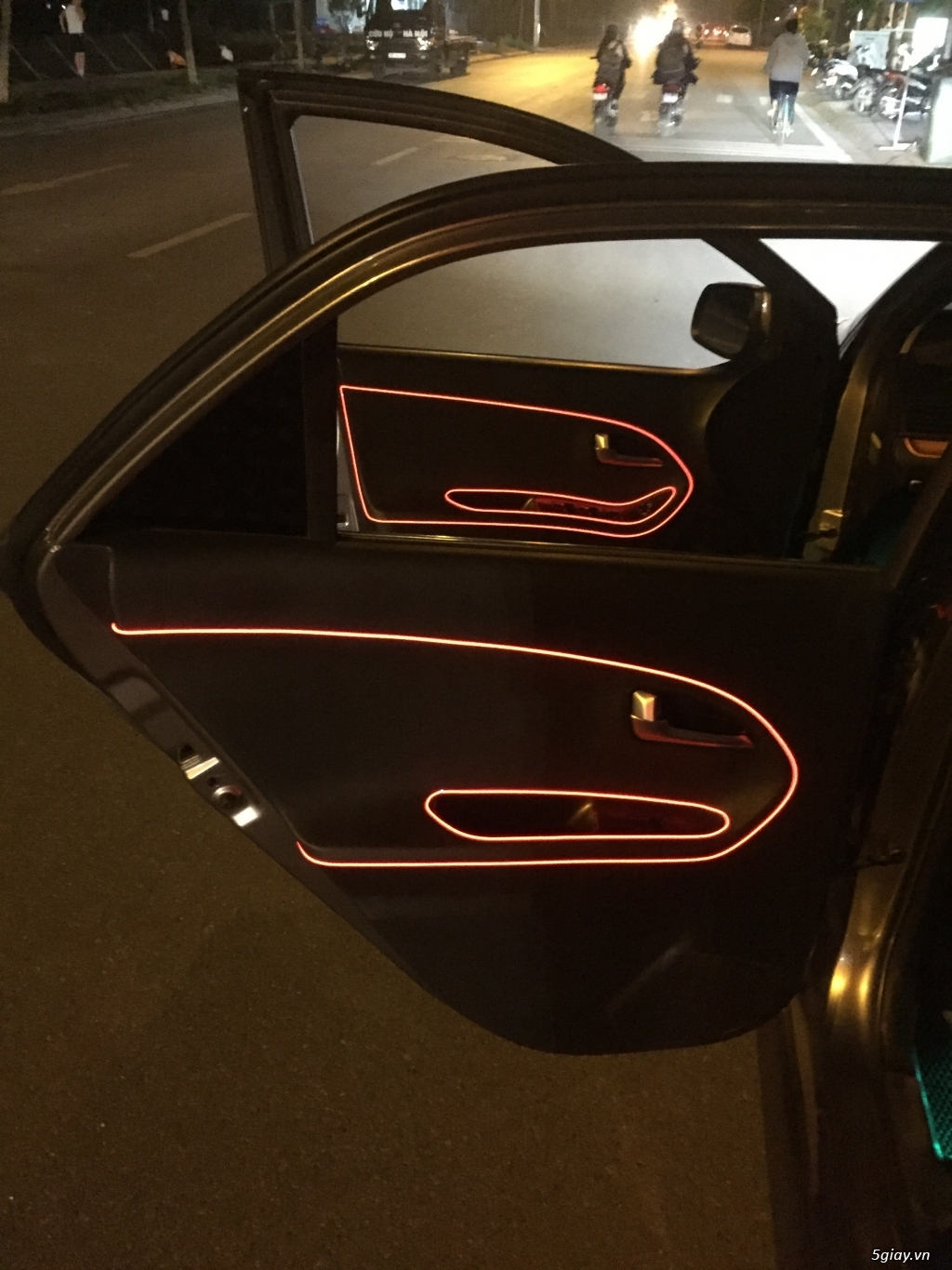 Đèn trang trí viền nội thất ô tô - 5