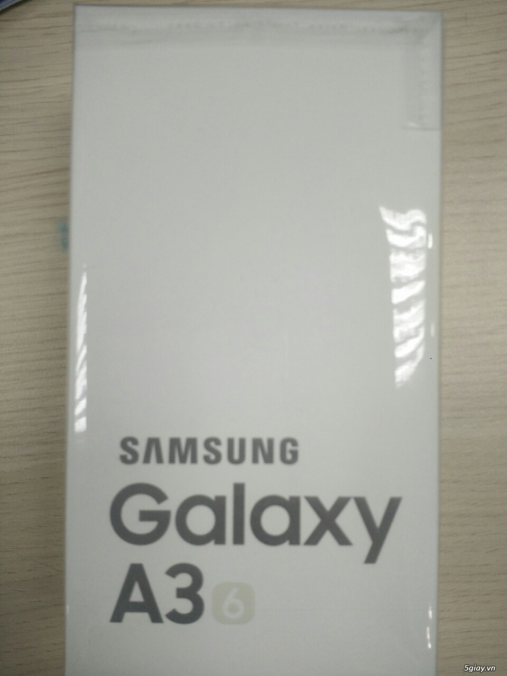 Cần bán Samsung Galaxy A3 Gold 2016 - 1
