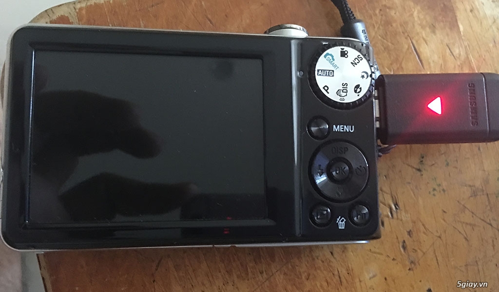 Máy ảnh Samsung PL100 tự sướng  với 2 màn hình - 1