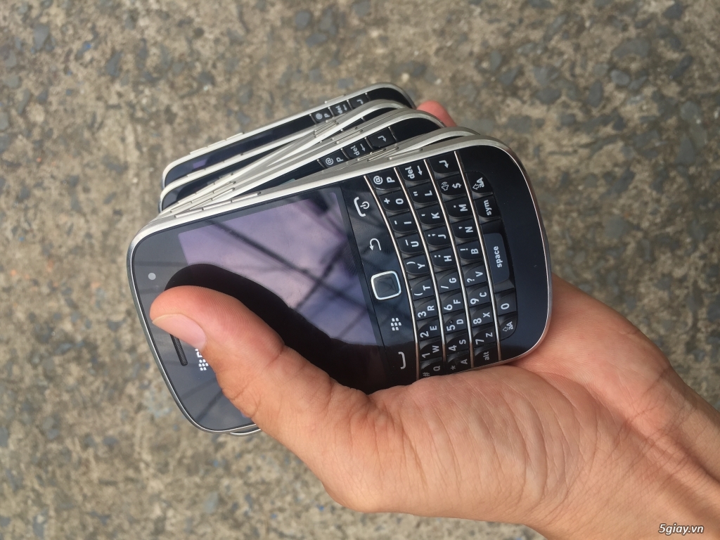 BlackBerry 9900, full bis,có camera,mới 99%,nguyên zin, BH 6 tháng - 6