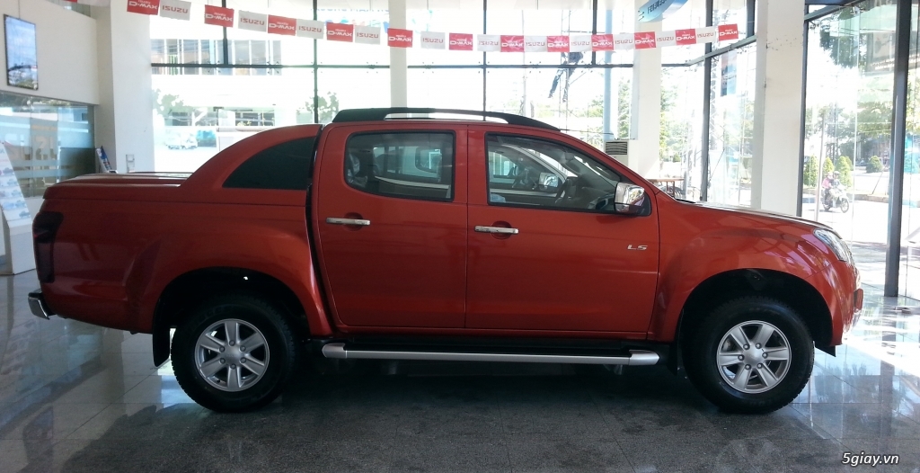 Xe bán tải Isuzu D-max LS (4x2) 01 cầu - số sàn (MT)
