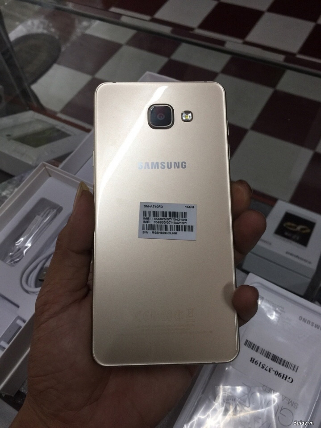 Bán Samsung A7 2016 mới 100%  chưa active giá 7 triệu - 2
