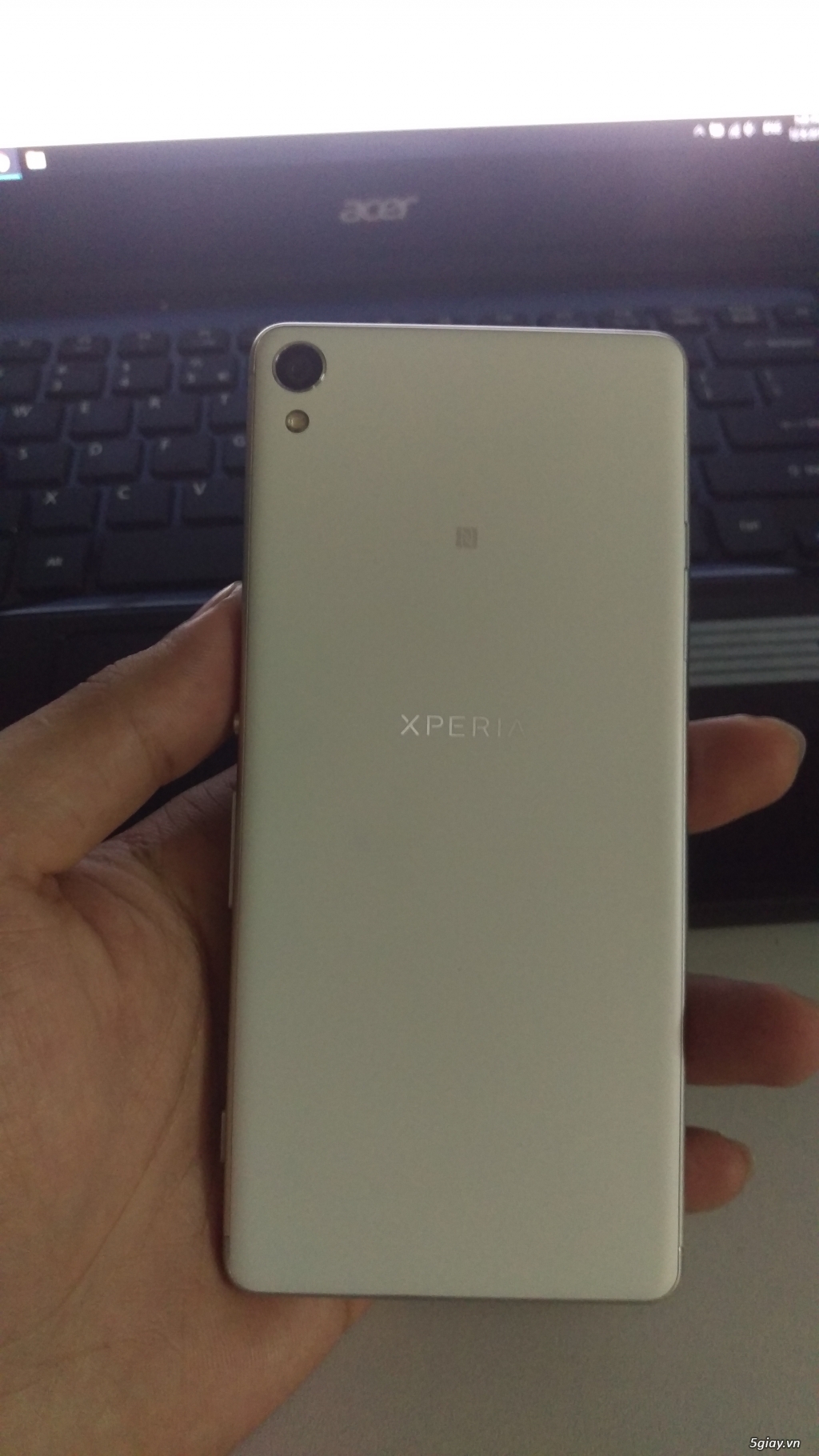 Cần bán Sony Xperia XA trắng chính hãng ngoại hình đẹp fullbox - 2