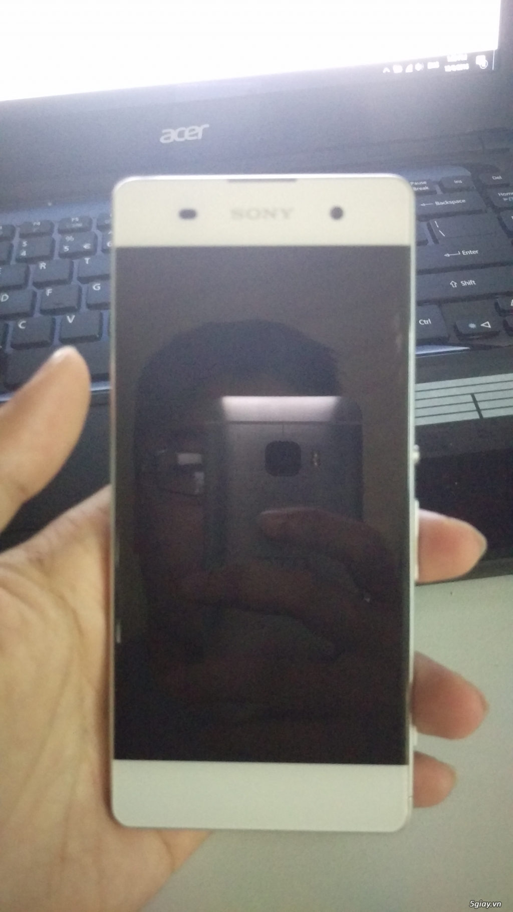 Cần bán Sony Xperia XA trắng chính hãng ngoại hình đẹp fullbox - 1