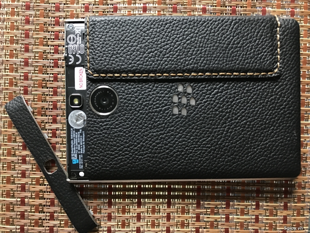 Blackberry Passport Silver Edition fullbox likenew - 2